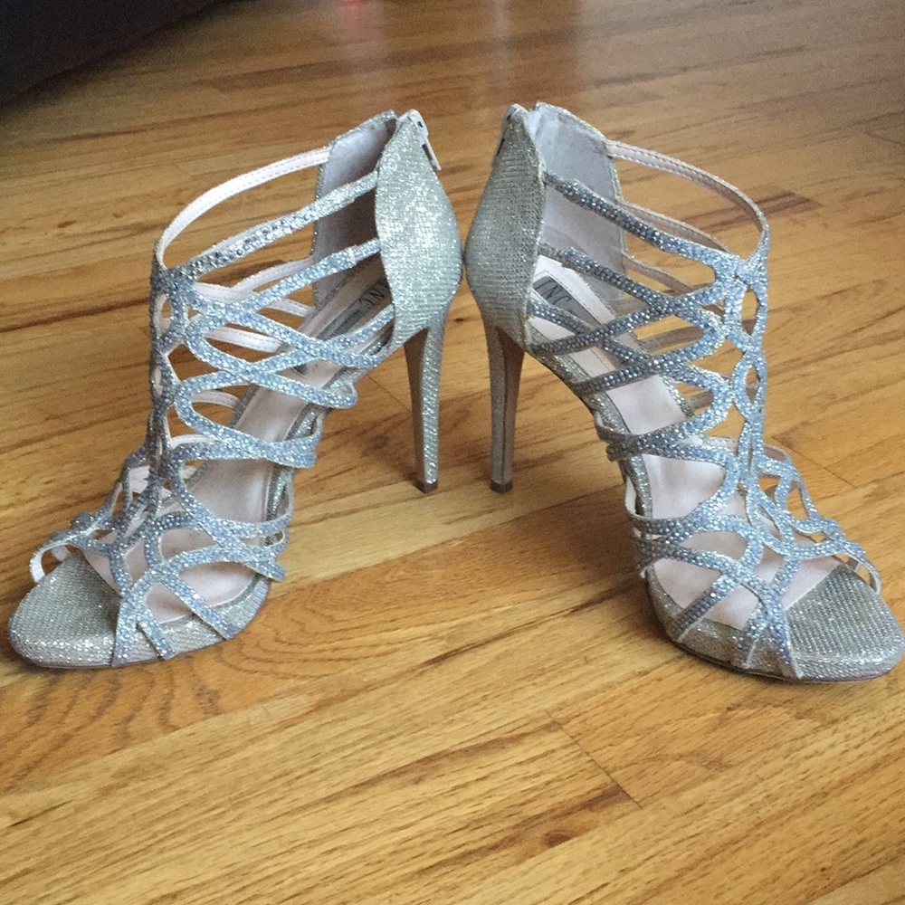 Heels - Picture 4 of 4